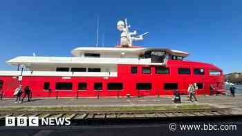 Headlines: Red super yacht and running at 73