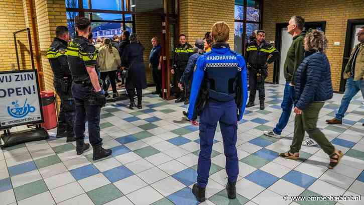 Jongen (14) aangehouden voor gooien zwaar vuurwerk bij protest tegen azc