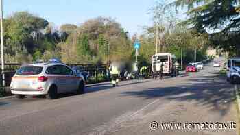 Automobilista investe studentessa davanti alla scuola: "Ero accecata dal sole"