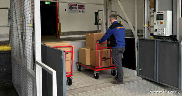 Flexible lifting and loading with Dock Lifts from Hörmann Transdek