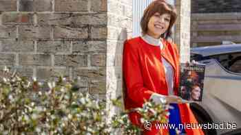 Oostends-Herseltse Chari De Leeuw (39) brengt debuutroman uit: “Mama was mijn muze en inspiratiebron”