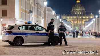 Paura tra i pellegrini in processione: uomo dà in escandescenza e crea il panico