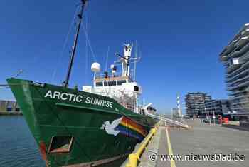 Schip van Greenpeace in Oostendse haven na acties tegen gastankers: “We zijn te afhankelijk van politieke leiders met minder goede bedoelingen”