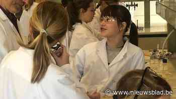 Leerlingen zesde leerjaar krijgen wetenschapsbad in Sint-Jan Berchmanscollege