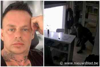 Tattooartiest Escobar gooit gewapende overvaller buiten: “Hij haalde enkele keren uit met een mes”