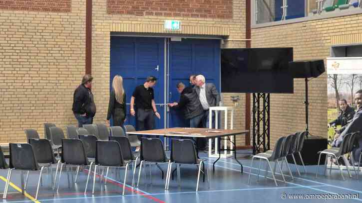 Informatieavond verstoord: Actiecomité Azc Best keurt rellen af