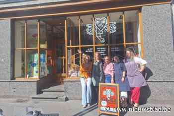 Duurzame ondernemers openen pop-upstore voor het goede doel: “Kinderen van straat proberen houden”