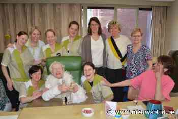 Eeuwfeestje voor honderdjarige Leona