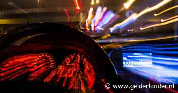 Dronken vrouw (44) rijdt op partner in en gaat ervandoor, terwijl hij zwaargewond achterblijft