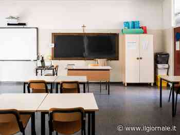 Violenza sessuale su studentessa: arrestato un prof mentre fa lezione