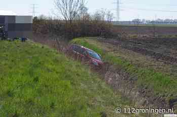 Auto raakt van de weg bij Vledderveen
