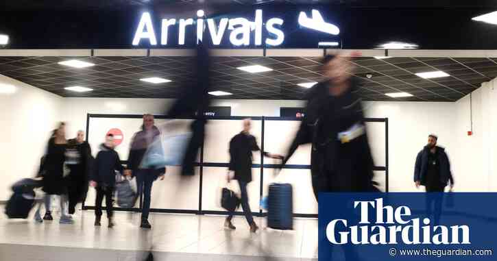 Luton airport allowed to double capacity after UK government overrules planners