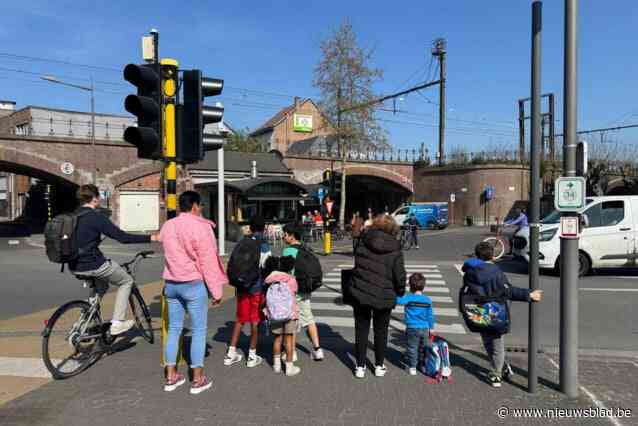 “Chauffeurs worden soms kwaad, maar ik kan niet sneller”: springen onze verkeerslichten te snel op rood?