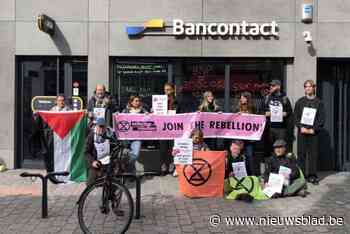 Klimaatactivisten dienen klacht in na ‘buitensporig’ politieoptreden: “Naaktfouillering was vernederend”