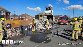 Warning after 'vape battery' causes bin lorry fire