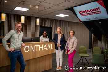 Loketten gemeentelijke diensten keren terug naar gerenoveerd gemeentehuis