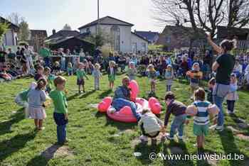 Schoolkinderen verrassen directeur Geert (61) met pensioenfeest: “Hij heeft ‘t Groene Poortje op de kaart gezet”
