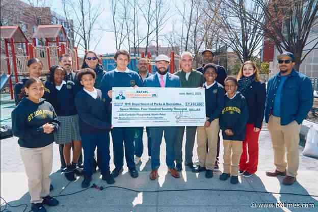 CM Salamanca gives Hunts Point Recreation Center $7.47 million check for renovations and upgrades