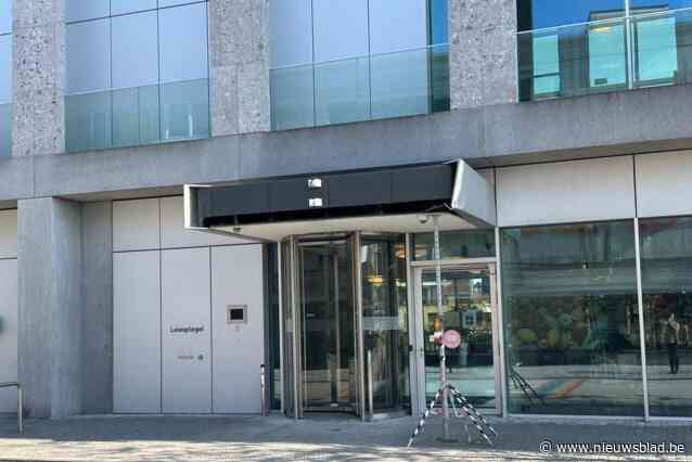 Luifel dienstencentrum moet hersteld worden na aanrijding