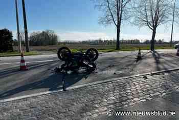 Motorrijder zwaargewond na botsing bij inhaalmanoeuvre