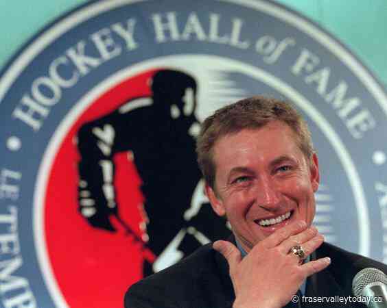 Gretzky set to be at Blackhawks-Capitals game with Ovechkin 3 goals from breaking his NHL record