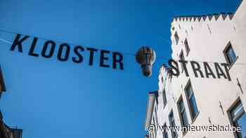 In de Kloosterstraat brandt de figuurlijke creatieve gloeilamp