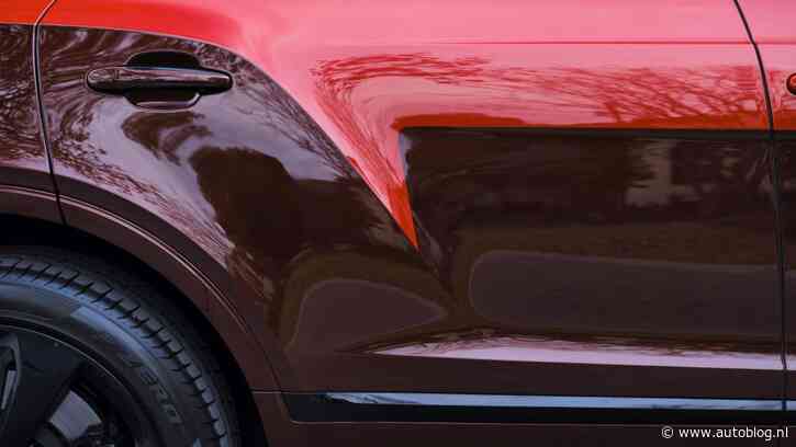 Oeps, two-tone lak legt bijzondere designkeuze bloot