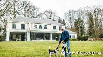 Nederlandse zakenman uit Brasschaat stelt villa te koop voor bijna drie miljoen euro: “Al weet ik dat geld niet gelukkig maakt”