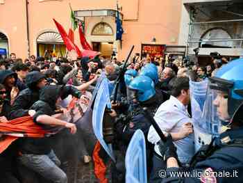 Ddl Sicurezza, scontri a Roma tra agenti e manifestanti: "Arriveremo a Palazzo Chigi"
