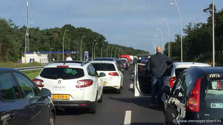 Flinke file op snelwegen door ongeluk met meerdere auto's