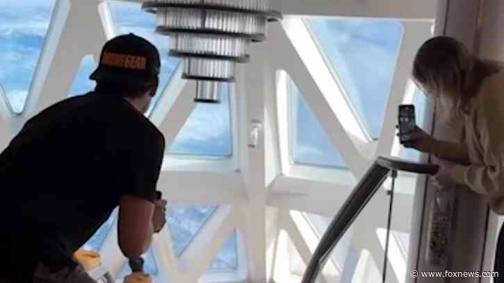 Luxury cruise ship caught in 40-foot waves while traveling through Drake Passage