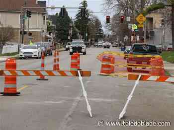 New sinkhole blocks part of Oak Street