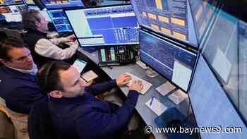 S&P 500 plunges 6%, Dow falls 2,200 points to close Wall Street's worst week since 2020