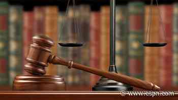 Judge dismisses lawsuit over Favre reporting