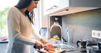 Dr Michael Mosley diet's 'scrumptious' 319-calorie chicken dish takes just 15mins to prepare