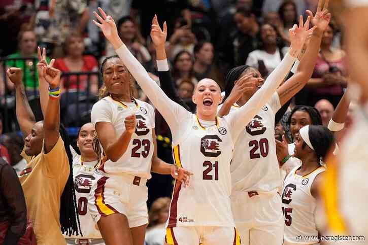 Defending champ South Carolina routs Texas, returns to NCAA title game