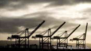 Liveblog zu US-Zöllen: ++ Zusätzliche Abgaben teilweise in Kraft ++