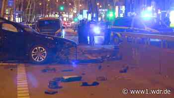 Autounfall in Köln: Fahrerin flüchtet vor Polizei