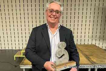 Bodybuildlegende Dirk Warnez (75) ontvangt life time achievement op Deerlijkse sportviering