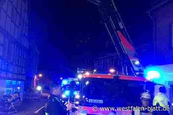 Feuerwehr Paderborn rettet Person aus Dachgeschosswohnung