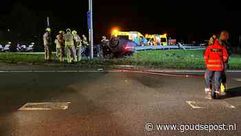 Auto slaat over de kop bij afrit A12 Reeuwijk, bestuurder zwaargewond