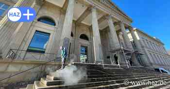 Farbattacke auf Landtag in Hannover: Polizei ermittelt Verdächtigen