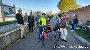 Zestigers Monique en Magda springen op de fiets naar Compostella voor schooltje in India: "Onze eerste langeafstandstocht, maar voor ons geen e-bike"