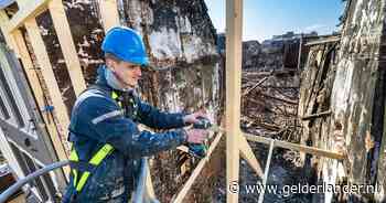 Pleister op de brandplek in de Jansstraat: de stadswond afgehecht met hout en doek