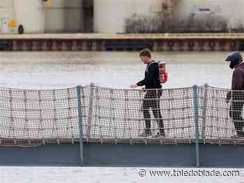 Walkers impressed by Glass City Riverwalk progress