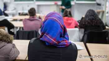 Vorbilder und Transparenz fehlen: Deshalb ist Politik für migrantische Jugendliche unattraktiv