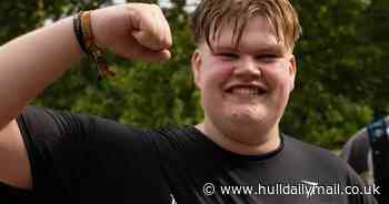 Teenager who is avid Hull City fan attempts to be youngest person ever to run the length of the UK as Sir Mo Farah tells him ‘anything is possible’