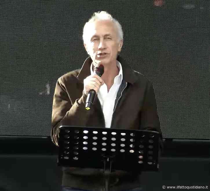 Piazza contro il riarmo, Travaglio: “Ecco tutte le balle che ci hanno raccontato”. L’intervento integrale