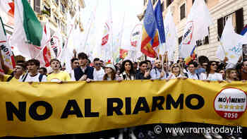 Corteo contro il riarmo a Roma, il M5S porta 100mila persone in piazza. C'è anche il Pd
