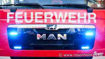 Großeinsatz der Feuerwehr auf Bauernhof bei Ramsau: Zuhaus in Vollbrand – B305 gesperrt